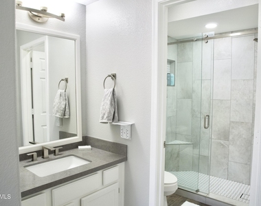 1825 W Ray Road - Photo Thumbnail 12