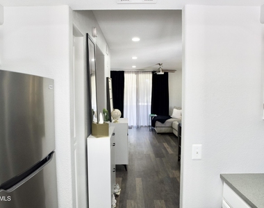 1825 W Ray Road - Photo Thumbnail 3