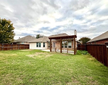 902 Rockton Drive - Photo Thumbnail 19