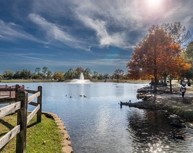 329 Stratford Drive - Photo Thumbnail 25