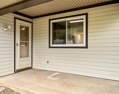 329 Stratford Drive - Photo Thumbnail 19