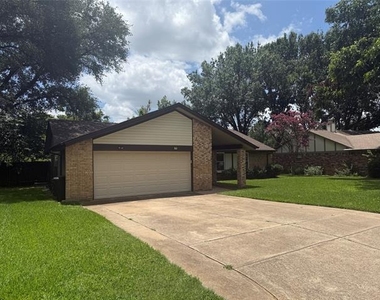 329 Stratford Drive - Photo Thumbnail 24