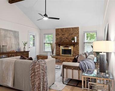 329 Stratford Drive - Photo Thumbnail 3