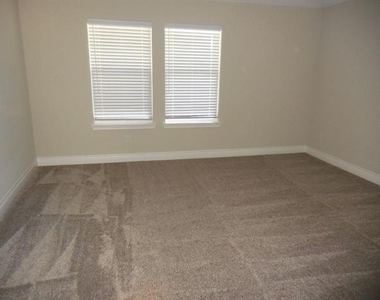 7702 Grant Lane - Photo Thumbnail 12