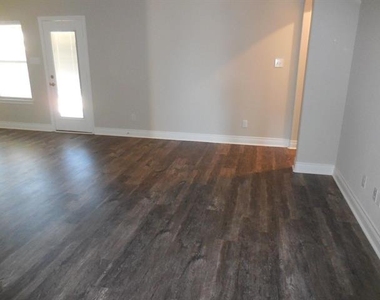 7702 Grant Lane - Photo Thumbnail 5