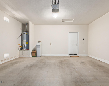 1019 W Spur Drive - Photo Thumbnail 23