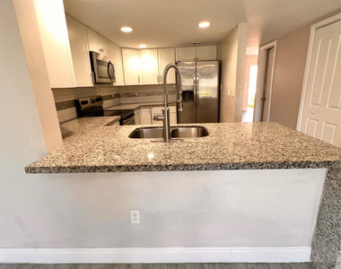 9050 Nw 28th Street - Photo Thumbnail 5