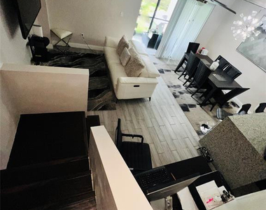9050 Nw 28th Street - Photo Thumbnail 4