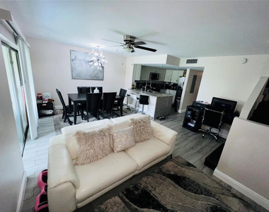 9050 Nw 28th Street - Photo Thumbnail 3