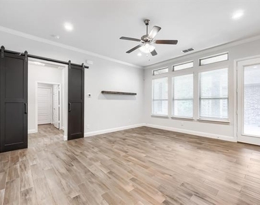 716 10th Street - Photo Thumbnail 5