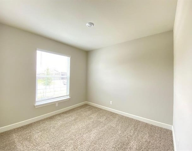 2109 Atwood Drive - Photo Thumbnail 10