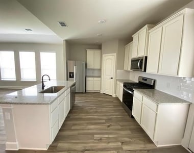 2109 Atwood Drive - Photo Thumbnail 4