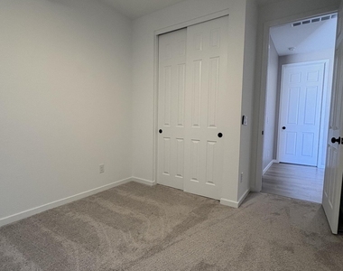 48395 N Dorotea Way - Photo Thumbnail 17