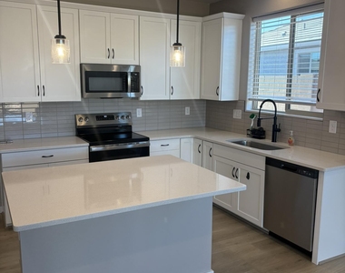 48395 N Dorotea Way - Photo Thumbnail 2