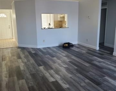 1211 Lakeshore Drive - Photo Thumbnail 4