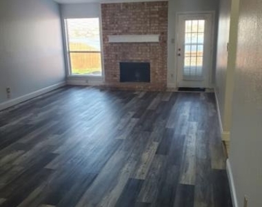 1211 Lakeshore Drive - Photo Thumbnail 3