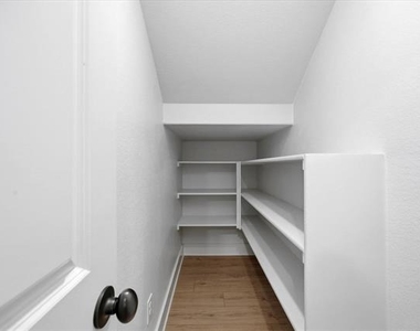 818 Trace Hawk Lane - Photo Thumbnail 11
