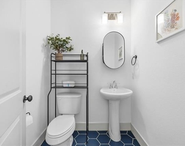 818 Trace Hawk Lane - Photo Thumbnail 12