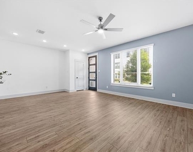 818 Trace Hawk Lane - Photo Thumbnail 4