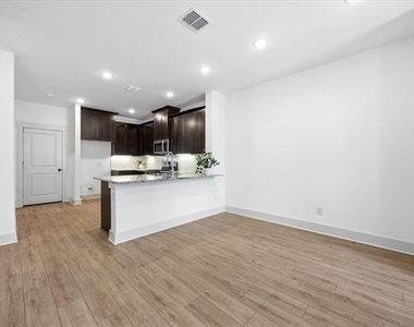 818 Trace Hawk Lane - Photo Thumbnail 5
