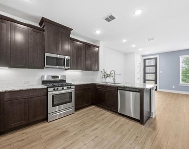 818 Trace Hawk Lane - Photo Thumbnail 9