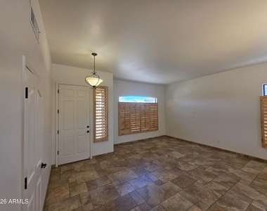 4307 E Williams Drive - Photo Thumbnail 2