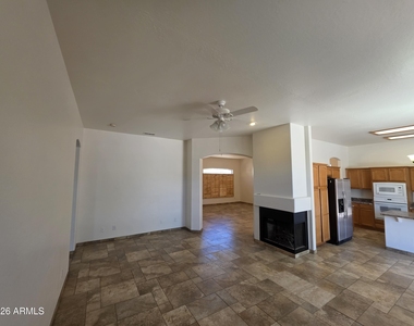 4307 E Williams Drive - Photo Thumbnail 4