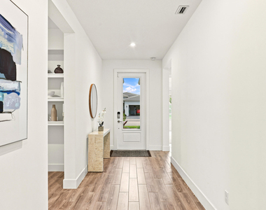 11724 Sw Aquila Way - Photo Thumbnail 4