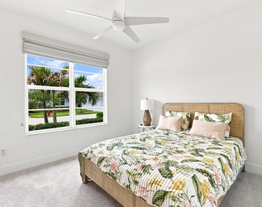 11724 Sw Aquila Way - Photo Thumbnail 16