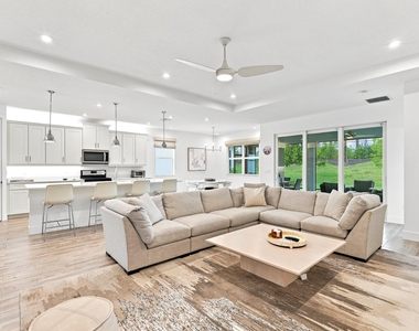 11724 Sw Aquila Way - Photo Thumbnail 8