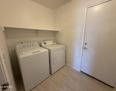 1253 N Spire Court - Photo Thumbnail 8