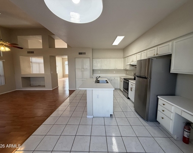 1253 N Spire Court - Photo Thumbnail 21