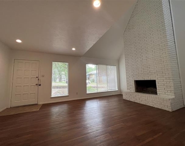 1908 Camden Court - Photo Thumbnail 2