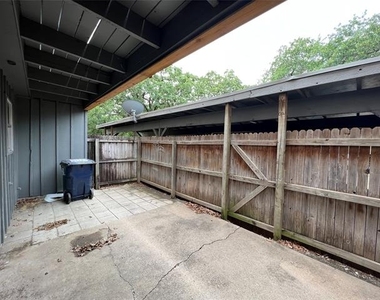 1908 Camden Court - Photo Thumbnail 15