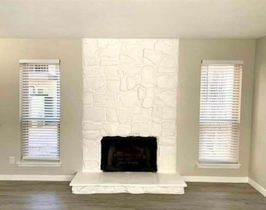 10650 Steppington Drive - Photo Thumbnail 3