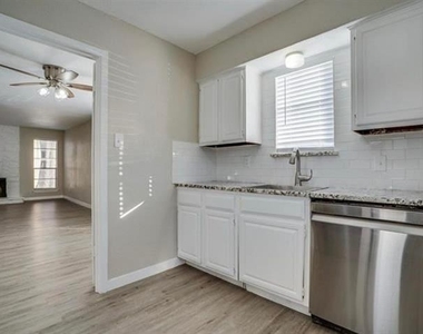10650 Steppington Drive - Photo Thumbnail 5