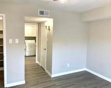 10650 Steppington Drive - Photo Thumbnail 13
