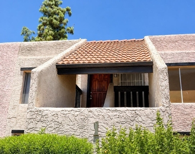 1927 E Hampton Avenue - Photo Thumbnail 14