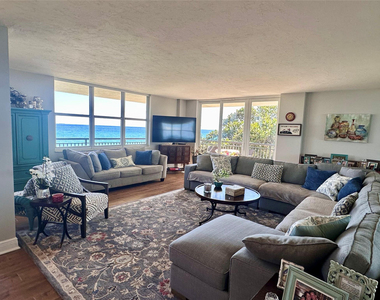 1147 Hillsboro Mile - Photo Thumbnail 27