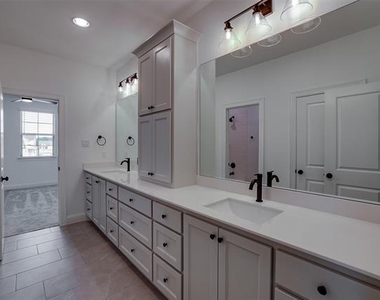 611 Hummingbird Drive - Photo Thumbnail 12