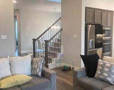 645 Highberry Drive - Photo Thumbnail 7