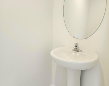 629 Salisbury Circle - Photo Thumbnail 8