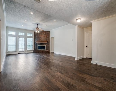 512 Parkview Place - Photo Thumbnail 7