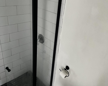 1212 Nw 13th Court - Photo Thumbnail 5