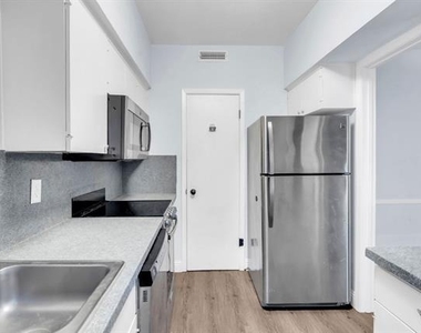 6017 E University Boulevard - Photo Thumbnail 3