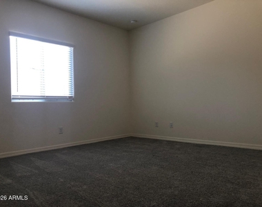 162 W Seven Seas Drive - Photo Thumbnail 8