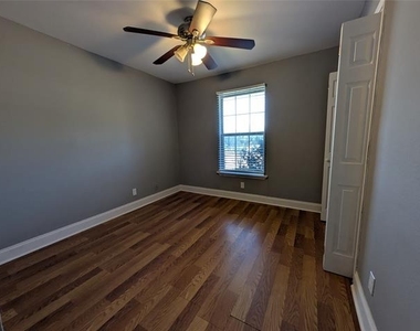 1800 Fernwood Circle - Photo Thumbnail 9