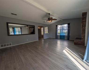 1800 Fernwood Circle - Photo Thumbnail 1