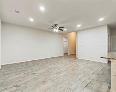 9717 Snowbell Lane - Photo Thumbnail 12