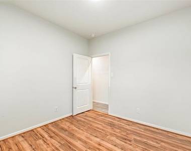 9717 Snowbell Lane - Photo Thumbnail 20